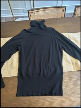 Classic Black Turtleneck Sweater Glimmer size Large